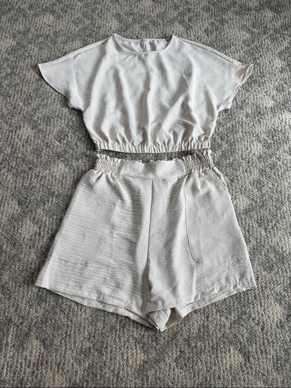 Casual Two-Piece Crop Top & High-Waist Shorts Set in Light Beige